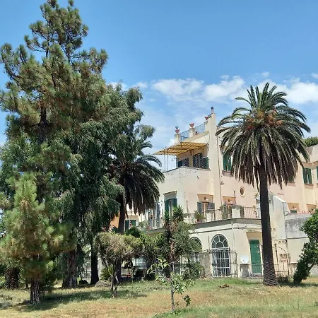 בית הארחה Interno3 *